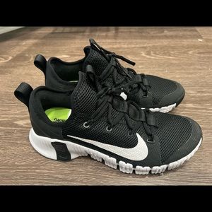 Nike Free Metcon Cross Trainers (woman’s)